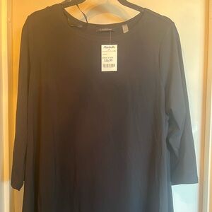tahari black crepe top longer in back